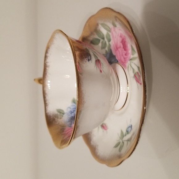 Vintage HTF Royal Albert Bone China Teacup & Saucer #4223 Discontinued - Picture 14 of 17